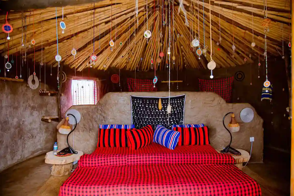 Maasai Lodge - Authentic Cultural Accommodation